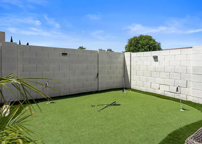 The Bridle Is Right | Saltwater Pool | Backyard Games Сasa de vacaciones Mesa