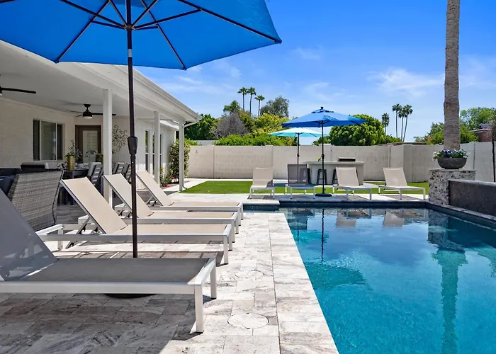 The Bridle Is Right | Saltwater Pool | Backyard Games Сasa de vacaciones Mesa