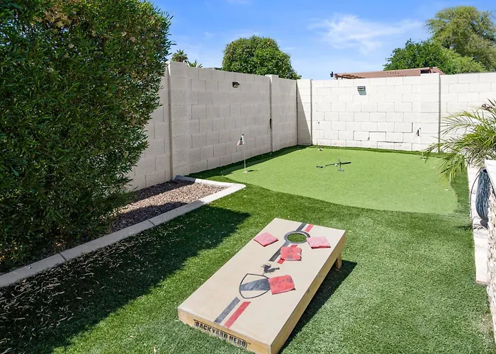 The Bridle Is Right | Saltwater Pool | Backyard Games Сasa de vacaciones Mesa